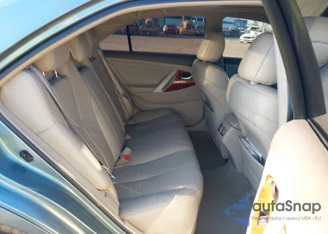 2011 Toyota Camry Xle z USA, uszkodzony, nr VIN 4T4BF3EK4BR135207